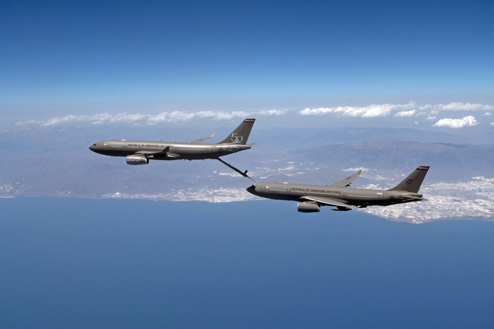 Airbus A330 MRTT Becomes World’s First Tanker Certified For Automatic ...